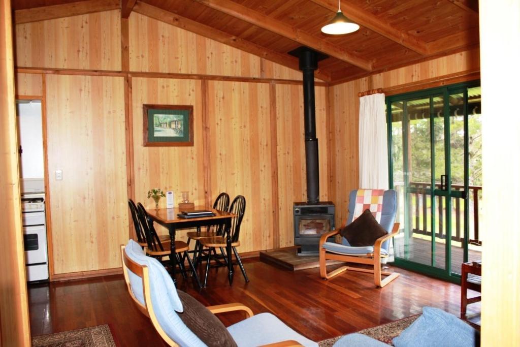 Hawke Brook Chalets Pemberton Zimmer foto