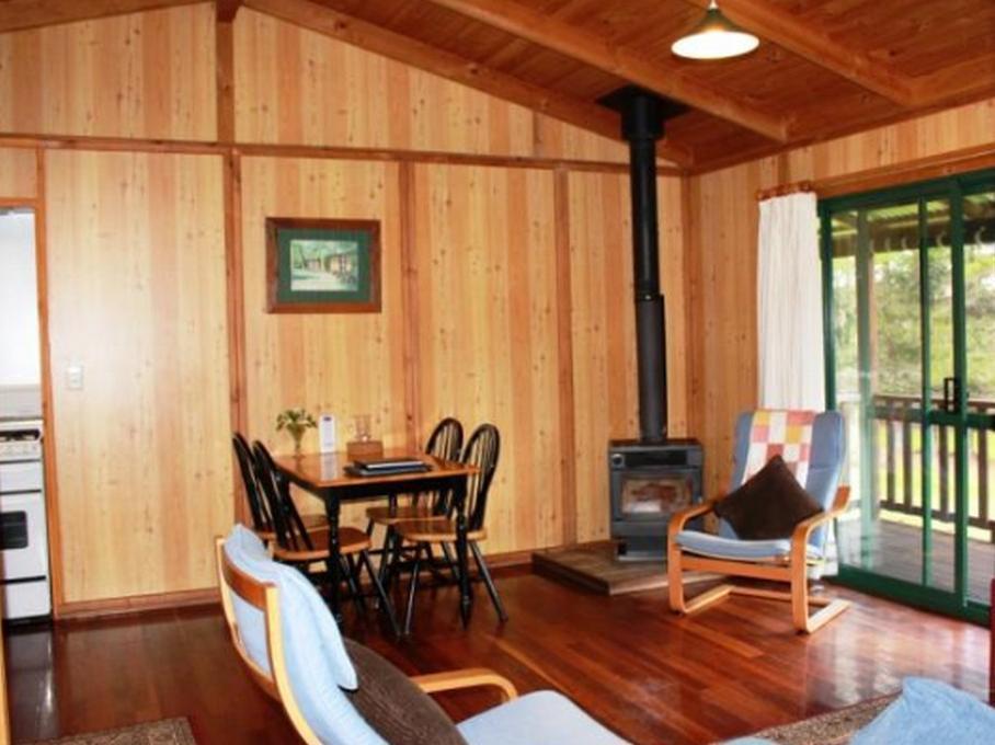 Hawke Brook Chalets Pemberton Exterior foto